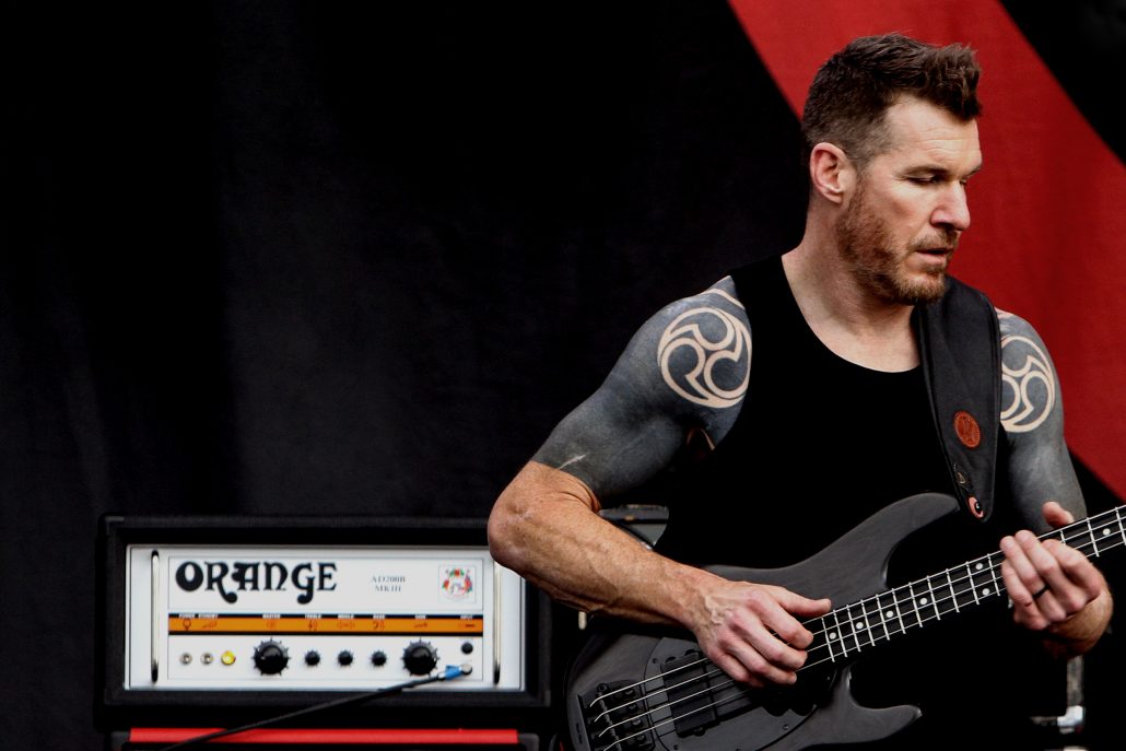 Tim Commerford: Yo, my name is Timmy C, and I play bass. by Orange Amps. 