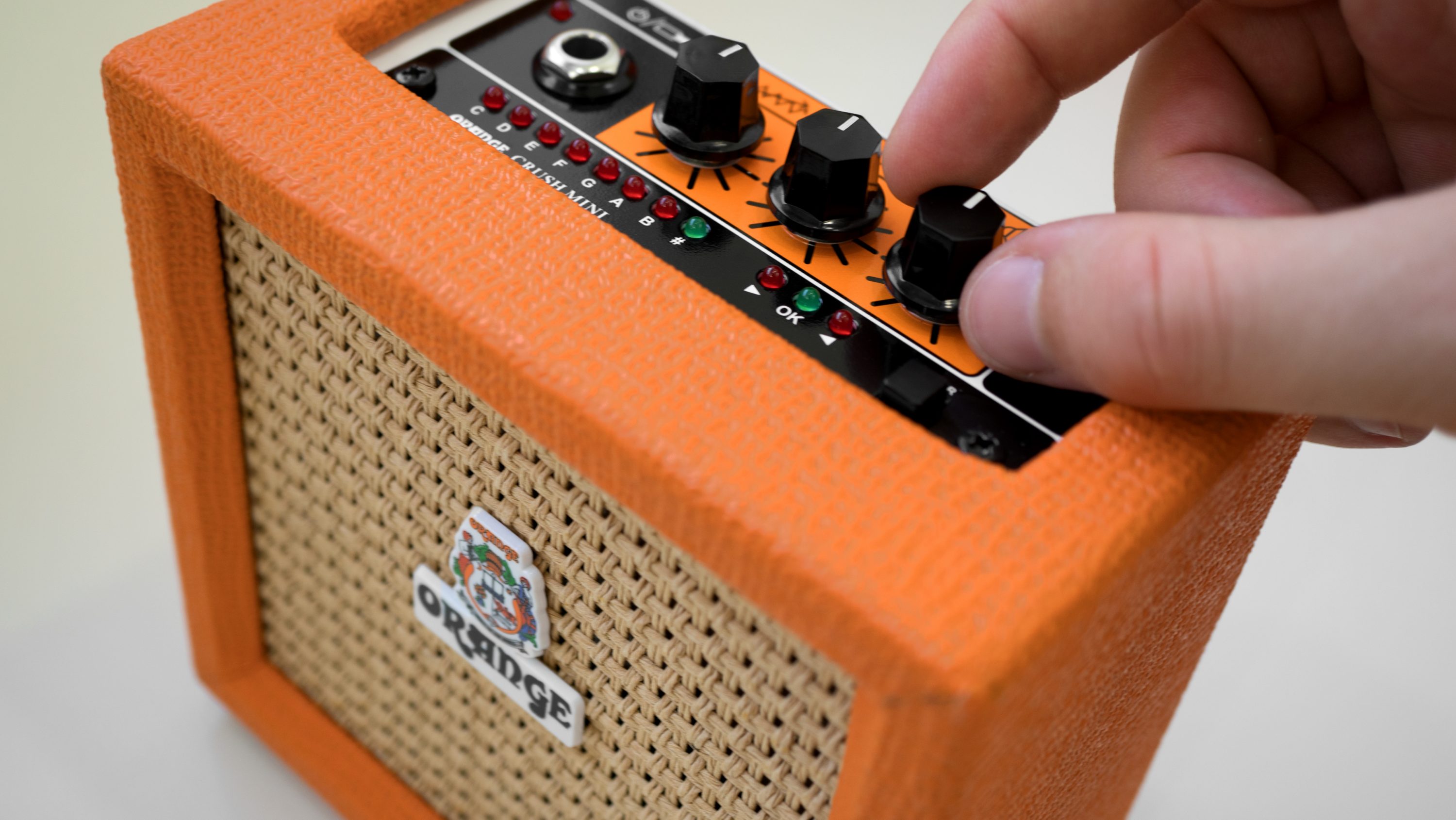 CrushMini – 小さいけれども強力なアンプ! – Orange Amps